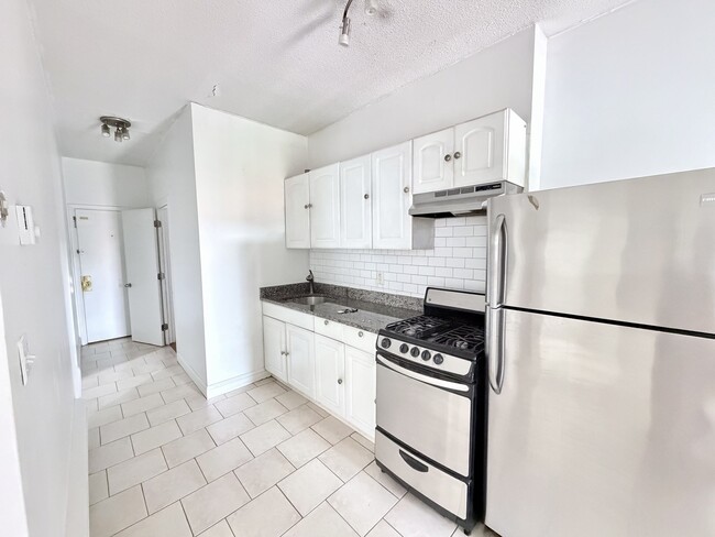 853 Harrison Ave