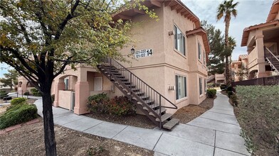 350 S Durango Dr in Las Vegas, NV - Building Photo - Building Photo