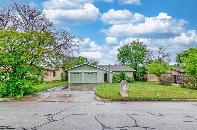800 Pack Saddle Pass in Round Rock, TX - Building Photo - Building Photo