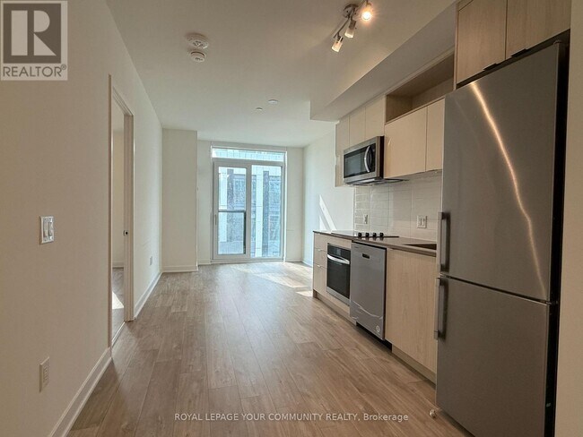 100-100 Dalhousie St in Toronto, ON - Building Photo - Building Photo