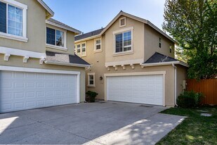 5788 Golden Eagle Dr in Reno, NV - Building Photo