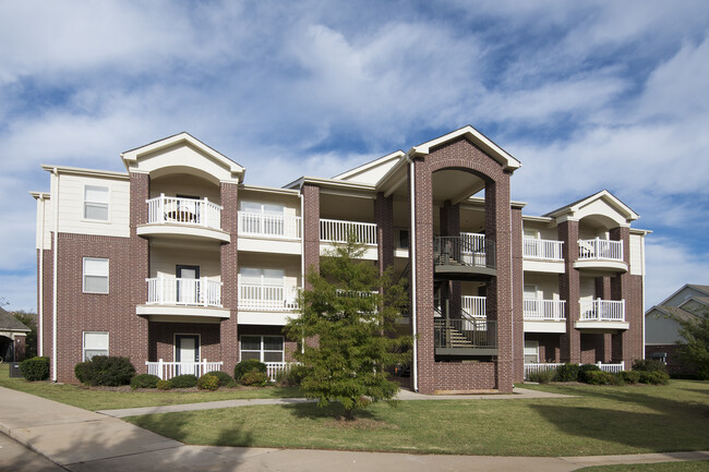 The Greens at Coffee Creek in Edmond, OK - Building Photo - Building Photo