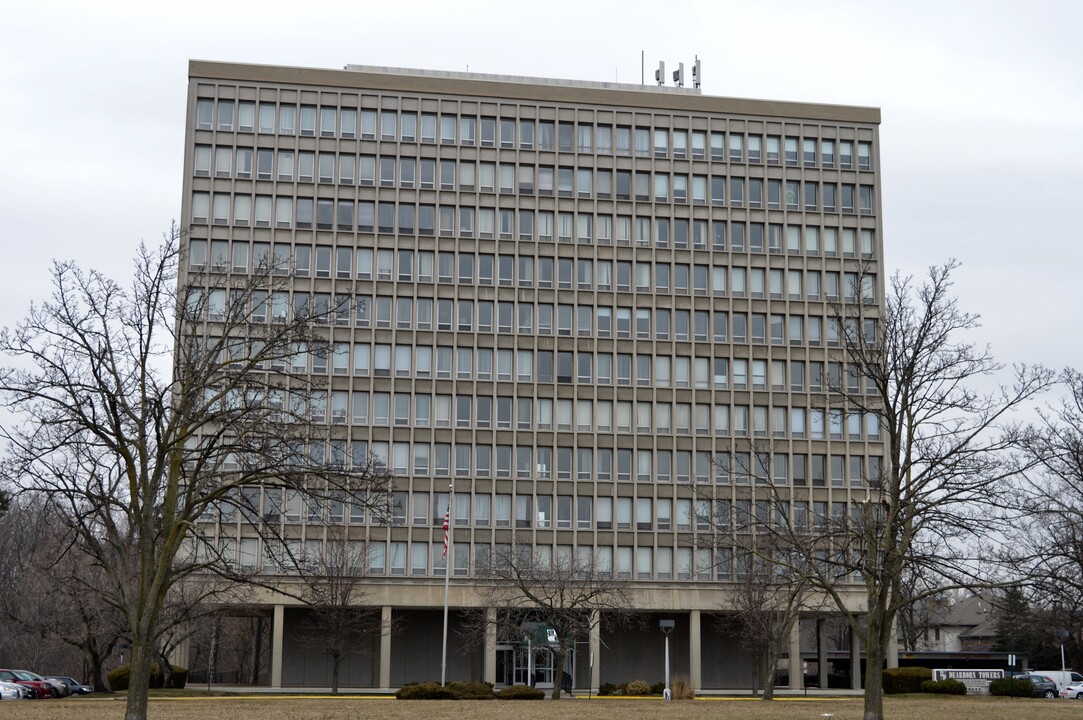 Dearborn Towers Condominum in Dearborn, MI - Building Photo