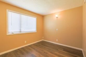 Skyview Apartments in Newton, KS - Building Photo - Interior Photo