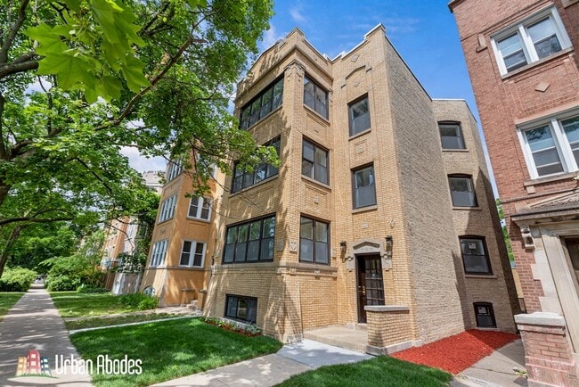 6423 N Washtenaw Ave, Unit J05W in Chicago, IL - Foto de edificio - Building Photo