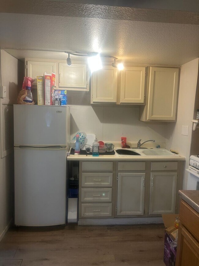 property at 619 N 14th St