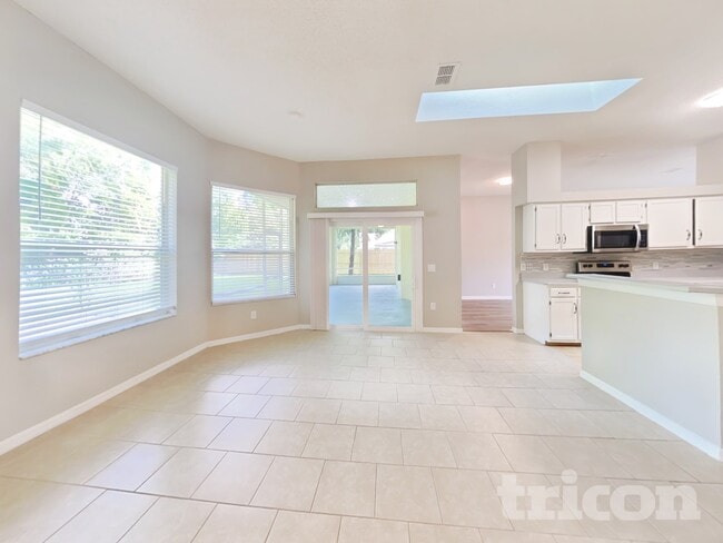 250 Parkview Dr in Palm Coast, FL - Building Photo - Building Photo