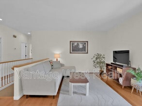 445-445 Yates Rd in Kelowna, BC - Building Photo - Building Photo