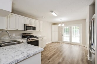 519 Brookstone Way in Stockbridge, GA - Building Photo - Building Photo