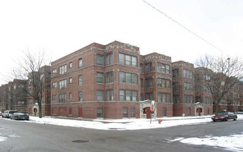 6748 S Clyde Ave in Chicago, IL - Building Photo - Building Photo