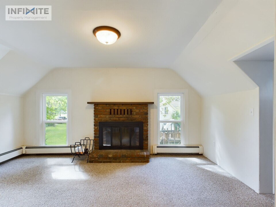 1439 W Babcock St in Bozeman, MT - Building Photo