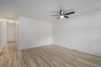 2956 W Lynn St in Springfield, MO - Building Photo - Building Photo