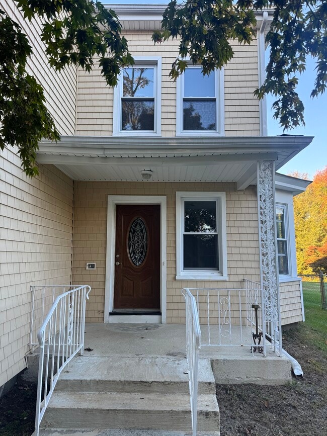 228 Purdy Hill Rd in Monroe, CT - Building Photo - Building Photo