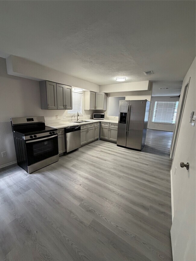 6618 McCullum Rd in Missouri City, TX - Building Photo - Building Photo