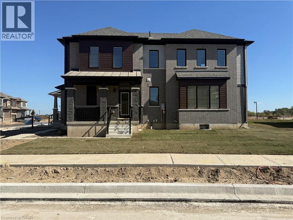 178 Gillespie Dr in Brantford, ON - Building Photo