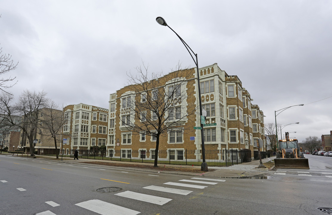 7600-14 S South Shore Dr in Chicago, IL - Building Photo