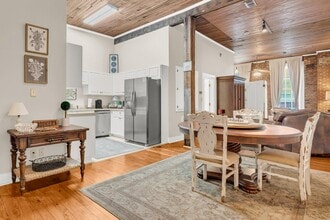 515 College St, Unit E in Columbus, MS - Building Photo - Building Photo