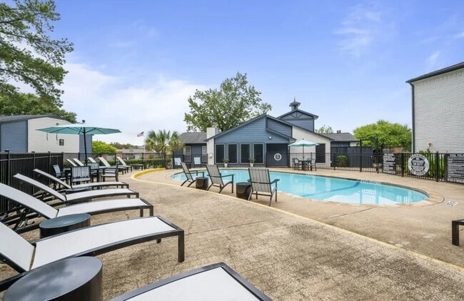 property at 2020 Plantation Dr