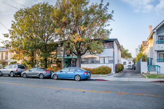 417 E Palmer Ave in Glendale, CA - Building Photo - Building Photo