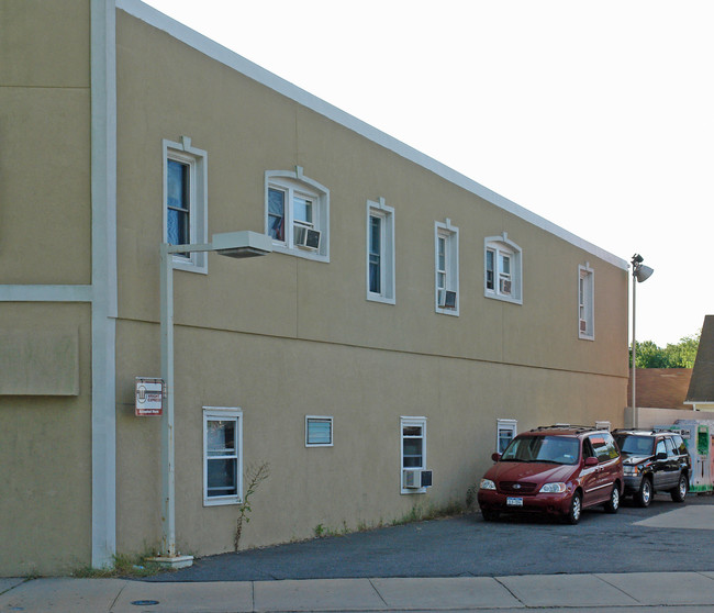 260 W Main St in Patchogue, NY - Foto de edificio - Building Photo