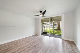 8901 S Hollybrook Blvd in Pembroke Pines, FL - Building Photo - Building Photo