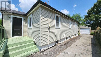 5522 Glenholme Ave in Niagara Falls, ON - Building Photo - Building Photo