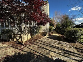 502 Holly Hill Dr in Barboursville, VA - Building Photo - Building Photo