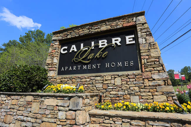 Calibre Lake in Smyrna, GA - Building Photo - Building Photo