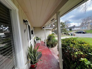 1788 Camino Primavera in Bakersfield, CA - Building Photo - Building Photo