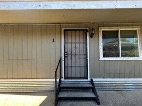 3004 Musser St in Laredo, TX - Building Photo - Building Photo