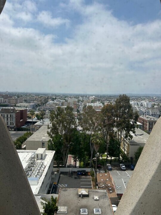 2404 Wilshire Blvd in Los Angeles, CA - Building Photo