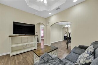 2037 Diaz Ave in McAllen, TX - Building Photo - Building Photo