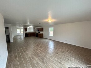 210 Butternut Blvd in San Antonio, TX - Foto de edificio - Building Photo