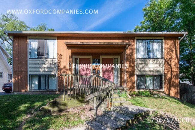 property at 795 N Maple Rd