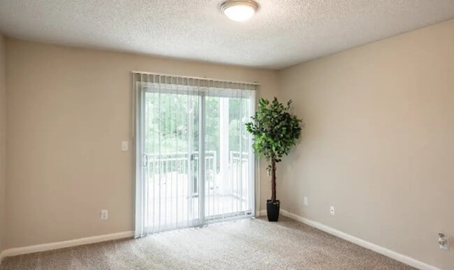 401 Columbiana Dr in Columbia, SC - Building Photo - Building Photo