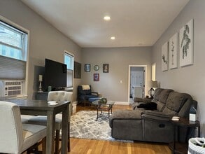 172 Bunker Hill St, Unit 1 in Boston, MA - Foto de edificio - Building Photo