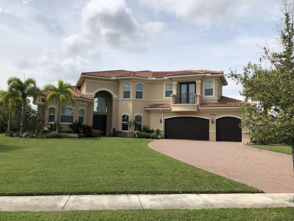 7793 Arbor Crest Way in West Palm Beach, FL - Building Photo