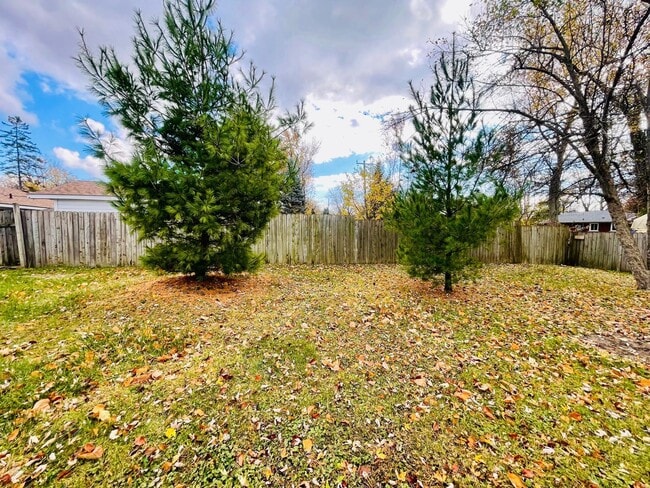 2547 Empire Dr in West Bloomfield Township, MI - Building Photo - Building Photo