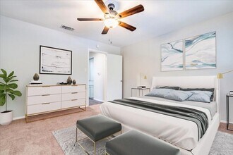 408 Vista W Ct, Unit A in Bastrop, TX - Foto de edificio - Building Photo