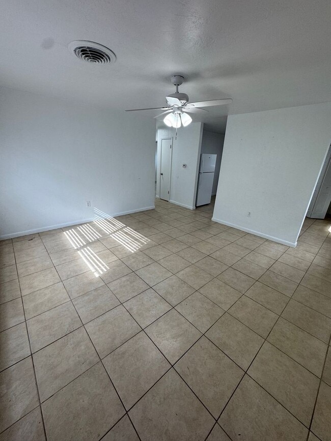 1713 NE 70th St in Ocala, FL - Foto de edificio - Building Photo