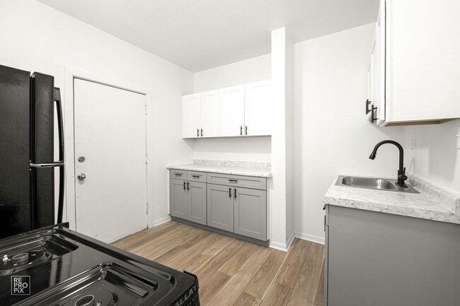 7930-46 S Ingleside Ave Chicago, IL 60619 in Chicago, IL - Foto de edificio - Building Photo