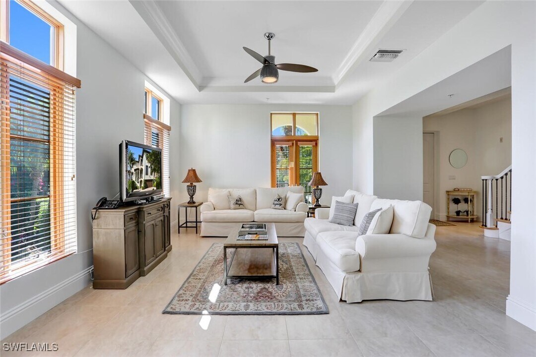 1016 7th St S in Naples, FL - Building Photo