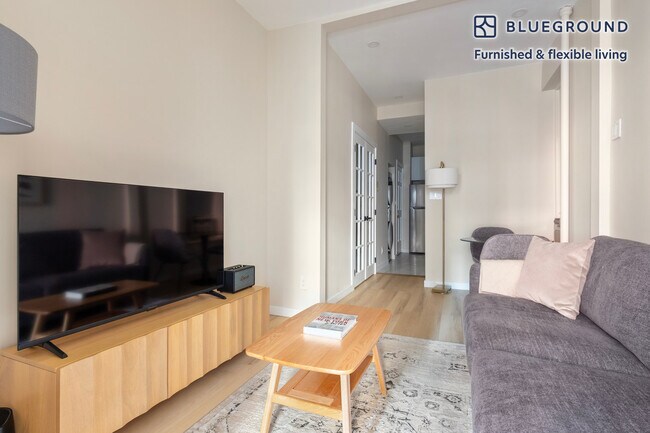 77 Barrow St in New York, NY - Building Photo - Building Photo