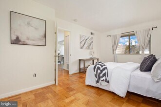 8700 Manchester Rd, Unit London Terrace in Silver Spring, MD - Building Photo - Building Photo