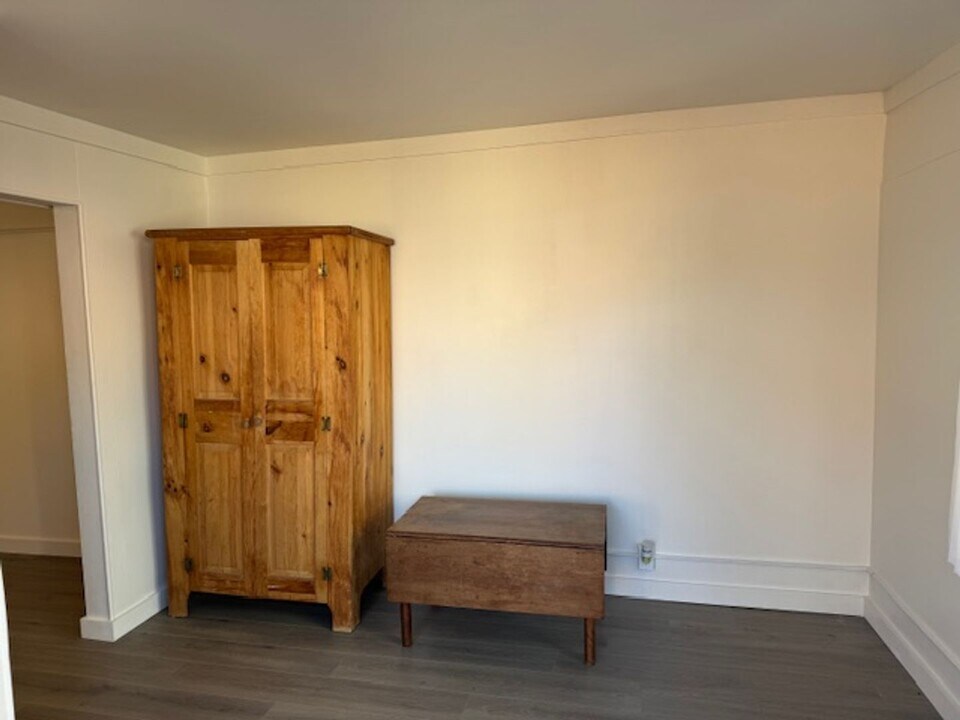 899 W Franklin St-Unit -Back Studio in Monterey, CA - Building Photo