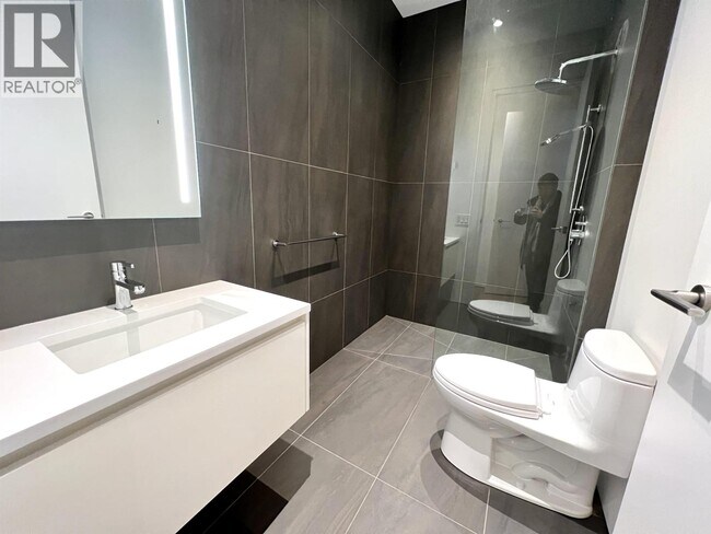 6219 St Georges Crescent in West Vancouver, BC - Building Photo - Building Photo