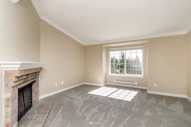 23410 18th Ave S, Unit D301 in Des Moines, WA - Building Photo - Building Photo