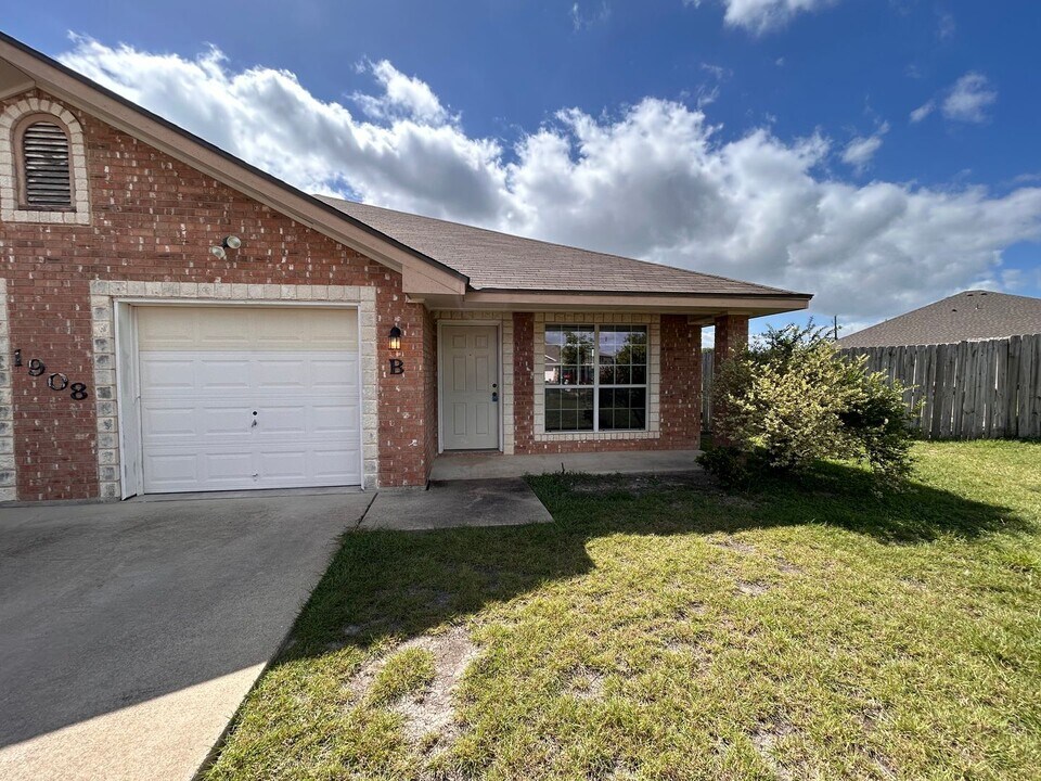 1908 Charleston Ct in Killeen, TX - Building Photo
