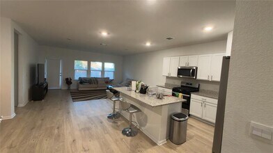 2512 Hackamore Dr in Leander, TX - Building Photo - Building Photo