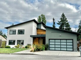 3720 136th Ave SE in Bellevue, WA - Building Photo